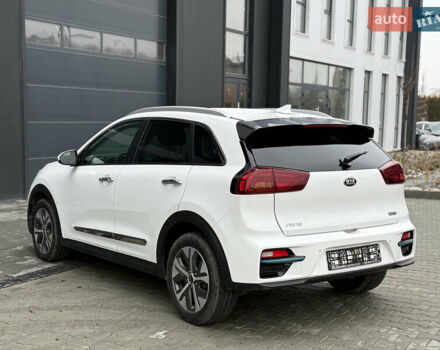 Белый Киа Niro, объемом двигателя 0 л и пробегом 158 тыс. км за 18900 $, фото 5 на Automoto.ua