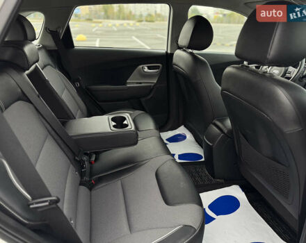 Киа Niro 2020 в Киеве на Automoto.ua Белый Киа Niro, объемом двигателя 0 л и пробегом 171 тыс. км за 18300 $, фото 38 на Automoto.ua