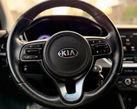 Белый Киа Niro, объемом двигателя 1.6 л и пробегом 148 тыс. км за 10000 $, фото 18 на Automoto.ua