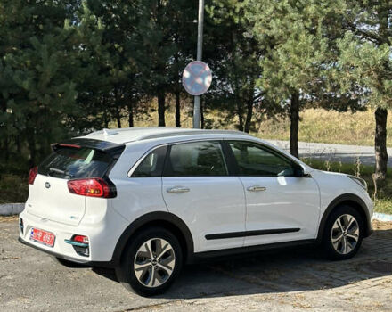 Киа Niro 2020 в Львове на Automoto.ua Белый Киа Niro, объемом двигателя 0 л и пробегом 129 тыс. км за 18350 $, фото 23 на Automoto.ua