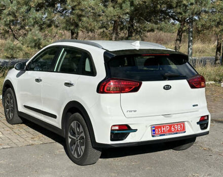 Киа Niro 2020 в Львове на Automoto.ua Белый Киа Niro, объемом двигателя 0 л и пробегом 129 тыс. км за 18350 $, фото 17 на Automoto.ua