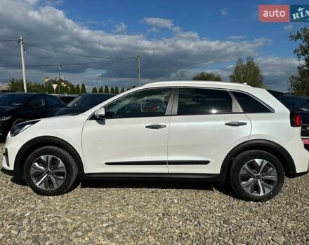 Білий Кіа Niro, об'ємом двигуна 0 л та пробігом 62 тис. км за 24400 $, фото 16 на Automoto.ua