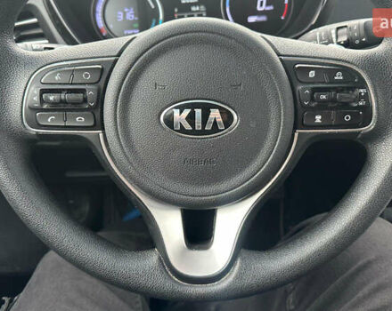 Белый Киа Niro, объемом двигателя 0 л и пробегом 150 тыс. км за 17900 $, фото 4 на Automoto.ua