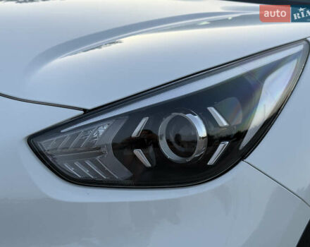 Киа Niro 2020 в Новой Ушице на Automoto.ua Белый Киа Niro, объемом двигателя 0 л и пробегом 152 тыс. км за 18500 $, фото 20 на Automoto.ua