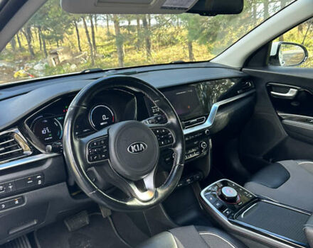 Киа Niro 2020 в Львове на Automoto.ua Белый Киа Niro, объемом двигателя 0 л и пробегом 129 тыс. км за 18350 $, фото 30 на Automoto.ua