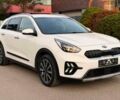 Белый Киа Niro, объемом двигателя 1.6 л и пробегом 148 тыс. км за 10000 $, фото 4 на Automoto.ua