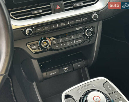 Белый Киа Niro, объемом двигателя 0 л и пробегом 141 тыс. км за 19100 $, фото 1 на Automoto.ua