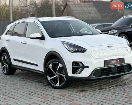 Белый Киа Niro, объемом двигателя 0 л и пробегом 130 тыс. км за 20999 $, фото 1 на Automoto.ua