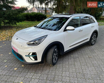 Киа Niro 2020 в Луцке на Automoto.ua Белый Киа Niro, объемом двигателя 0 л и пробегом 148 тыс. км за 19900 $, фото 4 на Automoto.ua