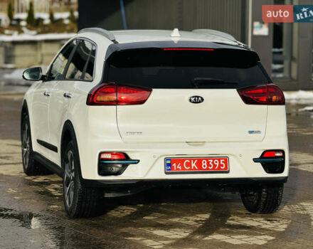 Білий Кіа Niro, об'ємом двигуна 0 л та пробігом 117 тис. км за 19750 $, фото 22 на Automoto.ua