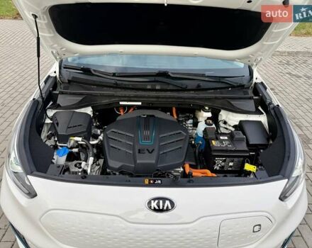 Білий Кіа Niro, об'ємом двигуна 0 л та пробігом 89 тис. км за 18950 $, фото 111 на Automoto.ua