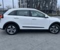 Білий Кіа Niro, об'ємом двигуна 0 л та пробігом 106 тис. км за 19500 $, фото 3 на Automoto.ua