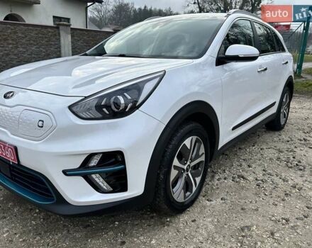 Білий Кіа Niro, об'ємом двигуна 0 л та пробігом 147 тис. км за 18800 $, фото 22 на Automoto.ua