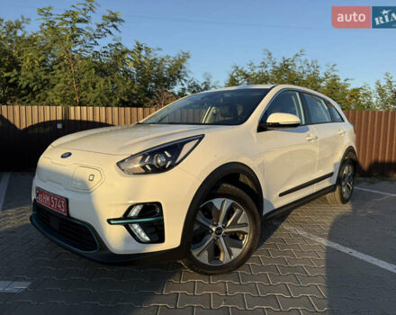 Білий Кіа Niro, об'ємом двигуна 0 л та пробігом 169 тис. км за 18200 $, фото 7 на Automoto.ua