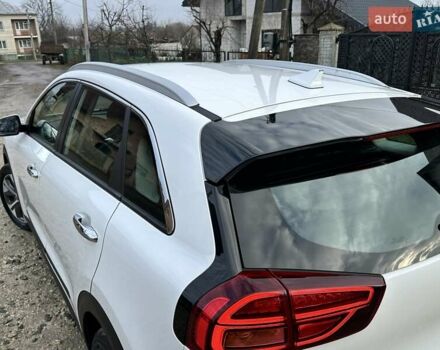 Білий Кіа Niro, об'ємом двигуна 0 л та пробігом 147 тис. км за 18800 $, фото 69 на Automoto.ua