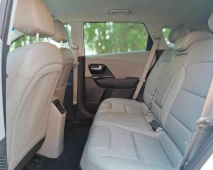 Белый Киа Niro, объемом двигателя 1.6 л и пробегом 42 тыс. км за 4900 $, фото 13 на Automoto.ua