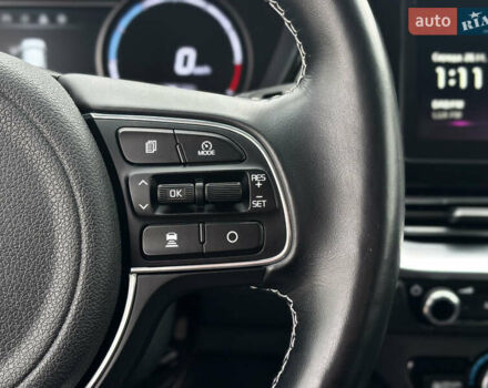 Білий Кіа Niro, об'ємом двигуна 0 л та пробігом 124 тис. км за 20400 $, фото 24 на Automoto.ua