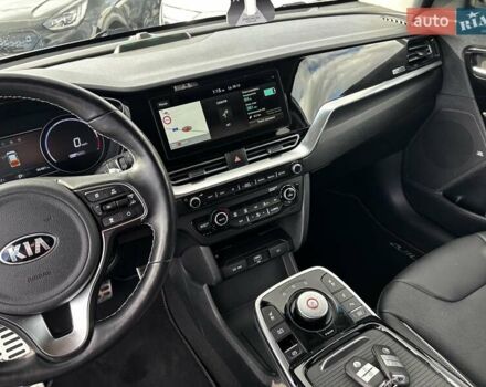 Киа Niro 2020 в Львове на Automoto.ua Белый Киа Niro, объемом двигателя 0 л и пробегом 95 тыс. км за 20450 $, фото 17 на Automoto.ua