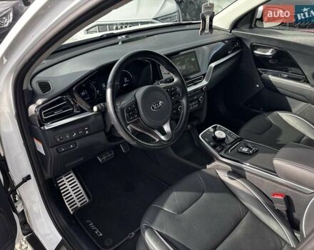 Киа Niro 2020 в Львове на Automoto.ua Белый Киа Niro, объемом двигателя 0 л и пробегом 95 тыс. км за 20450 $, фото 18 на Automoto.ua