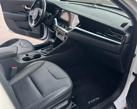 Белый Киа Niro, объемом двигателя 1.6 л и пробегом 40 тыс. км за 25150 $, фото 17 на Automoto.ua