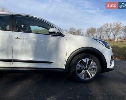 Белый Киа Niro, объемом двигателя 0 л и пробегом 96 тыс. км за 16800 $, фото 22 на Automoto.ua