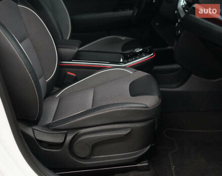 Киа Niro 2021 в Киеве на Automoto.ua Белый Киа Niro, объемом двигателя 0 л и пробегом 52 тыс. км за 18200 $, фото 9 на Automoto.ua