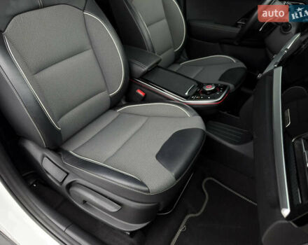Белый Киа Niro, объемом двигателя 0 л и пробегом 39 тыс. км за 23400 $, фото 55 на Automoto.ua