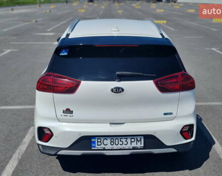Білий Кіа Niro, об'ємом двигуна 1.6 л та пробігом 40 тис. км за 26000 $, фото 9 на Automoto.ua