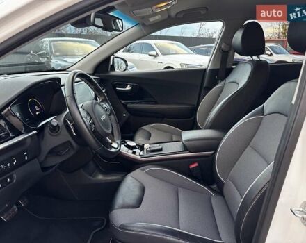 Белый Киа Niro, объемом двигателя 0 л и пробегом 72 тыс. км за 23600 $, фото 41 на Automoto.ua
