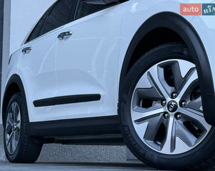Белый Киа Niro, объемом двигателя 0 л и пробегом 80 тыс. км за 17800 $, фото 14 на Automoto.ua