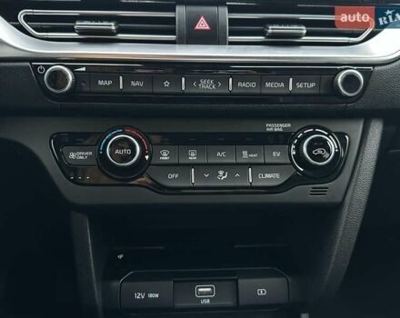 Белый Киа Niro, объемом двигателя 0 л и пробегом 56 тыс. км за 23400 $, фото 54 на Automoto.ua