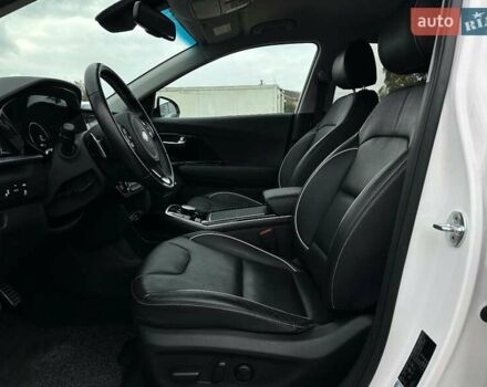 Белый Киа Niro, объемом двигателя 0 л и пробегом 62 тыс. км за 23500 $, фото 41 на Automoto.ua