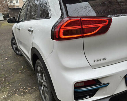 Білий Кіа Niro, об'ємом двигуна 0 л та пробігом 52 тис. км за 20500 $, фото 25 на Automoto.ua