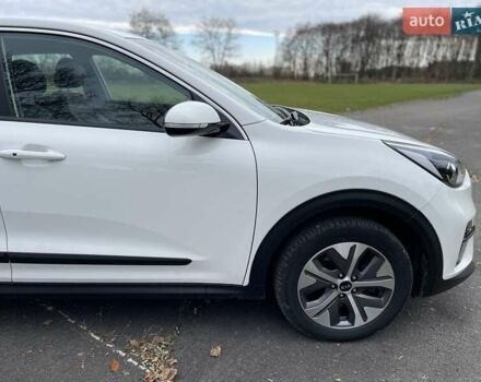 Белый Киа Niro, объемом двигателя 0 л и пробегом 96 тыс. км за 16800 $, фото 9 на Automoto.ua