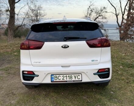 Білий Кіа Niro, об'ємом двигуна 0 л та пробігом 68 тис. км за 21400 $, фото 3 на Automoto.ua