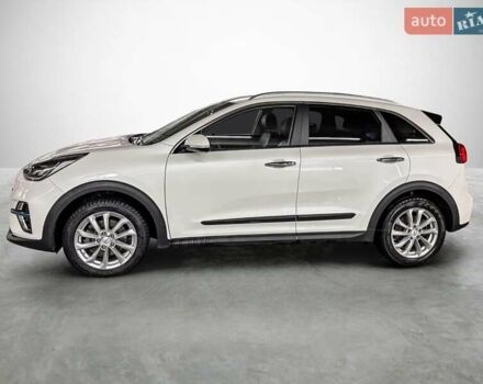 Белый Киа Niro, объемом двигателя 0 л и пробегом 129 тыс. км за 20032 $, фото 4 на Automoto.ua