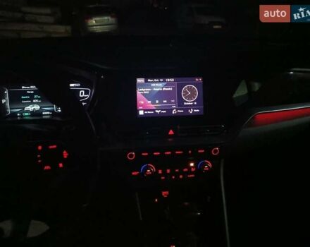 Білий Кіа Niro, об'ємом двигуна 1.58 л та пробігом 60 тис. км за 21400 $, фото 2 на Automoto.ua