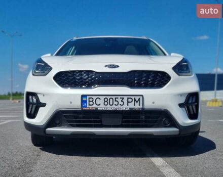 Білий Кіа Niro, об'ємом двигуна 1.6 л та пробігом 40 тис. км за 26000 $, фото 5 на Automoto.ua