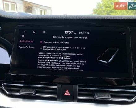 Білий Кіа Niro, об'ємом двигуна 0 л та пробігом 77 тис. км за 21900 $, фото 58 на Automoto.ua