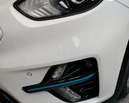 Білий Кіа Niro, об'ємом двигуна 0 л та пробігом 75 тис. км за 19700 $, фото 25 на Automoto.ua