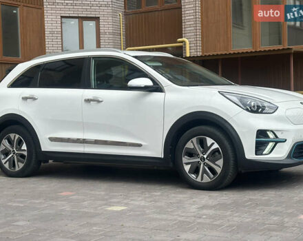 Белый Киа Niro, объемом двигателя 0 л и пробегом 122 тыс. км за 17999 $, фото 16 на Automoto.ua
