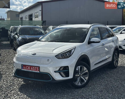 Белый Киа Niro, объемом двигателя 0 л и пробегом 53 тыс. км за 19999 $, фото 1 на Automoto.ua