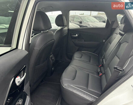 Белый Киа Niro, объемом двигателя 0 л и пробегом 48 тыс. км за 24350 $, фото 32 на Automoto.ua