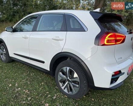 Белый Киа Niro, объемом двигателя 0 л и пробегом 95 тыс. км за 16500 $, фото 6 на Automoto.ua