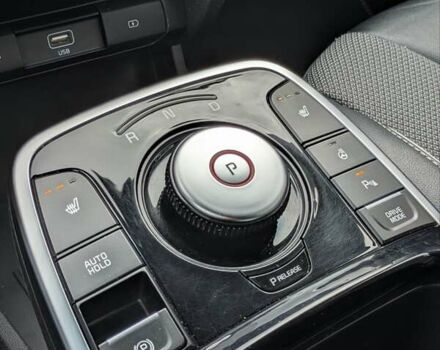 Білий Кіа Niro, об'ємом двигуна 0 л та пробігом 50 тис. км за 17300 $, фото 15 на Automoto.ua
