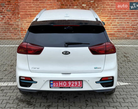 Білий Кіа Niro, об'ємом двигуна 0 л та пробігом 118 тис. км за 20500 $, фото 24 на Automoto.ua