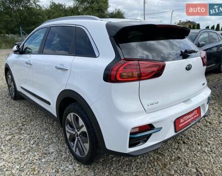 Білий Кіа Niro, об'ємом двигуна 0 л та пробігом 77 тис. км за 21900 $, фото 15 на Automoto.ua