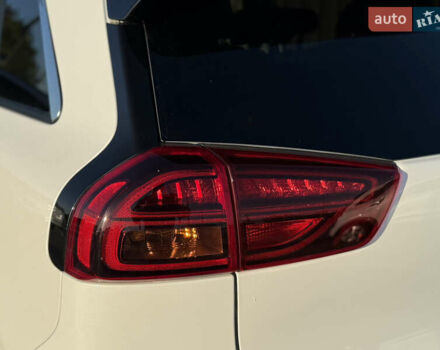 Білий Кіа Niro, об'ємом двигуна 0 л та пробігом 121 тис. км за 18950 $, фото 20 на Automoto.ua