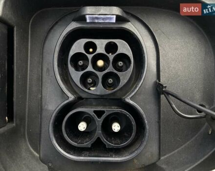 Білий Кіа Niro, об'ємом двигуна 0 л та пробігом 77 тис. км за 21900 $, фото 21 на Automoto.ua