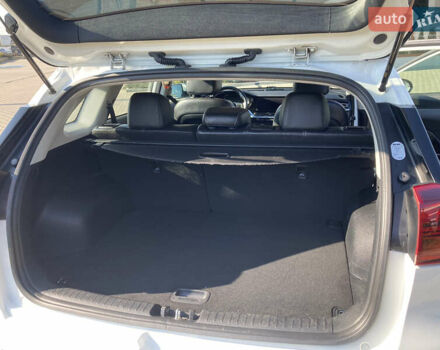 Білий Кіа Niro, об'ємом двигуна 0 л та пробігом 147 тис. км за 18200 $, фото 19 на Automoto.ua